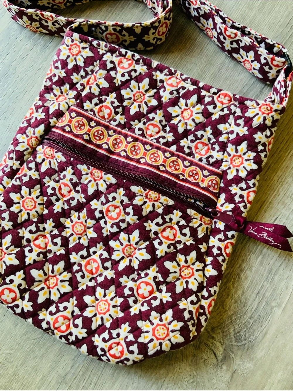 Vera Bradley Crossbody Bag w/ Medallion Pattern OS